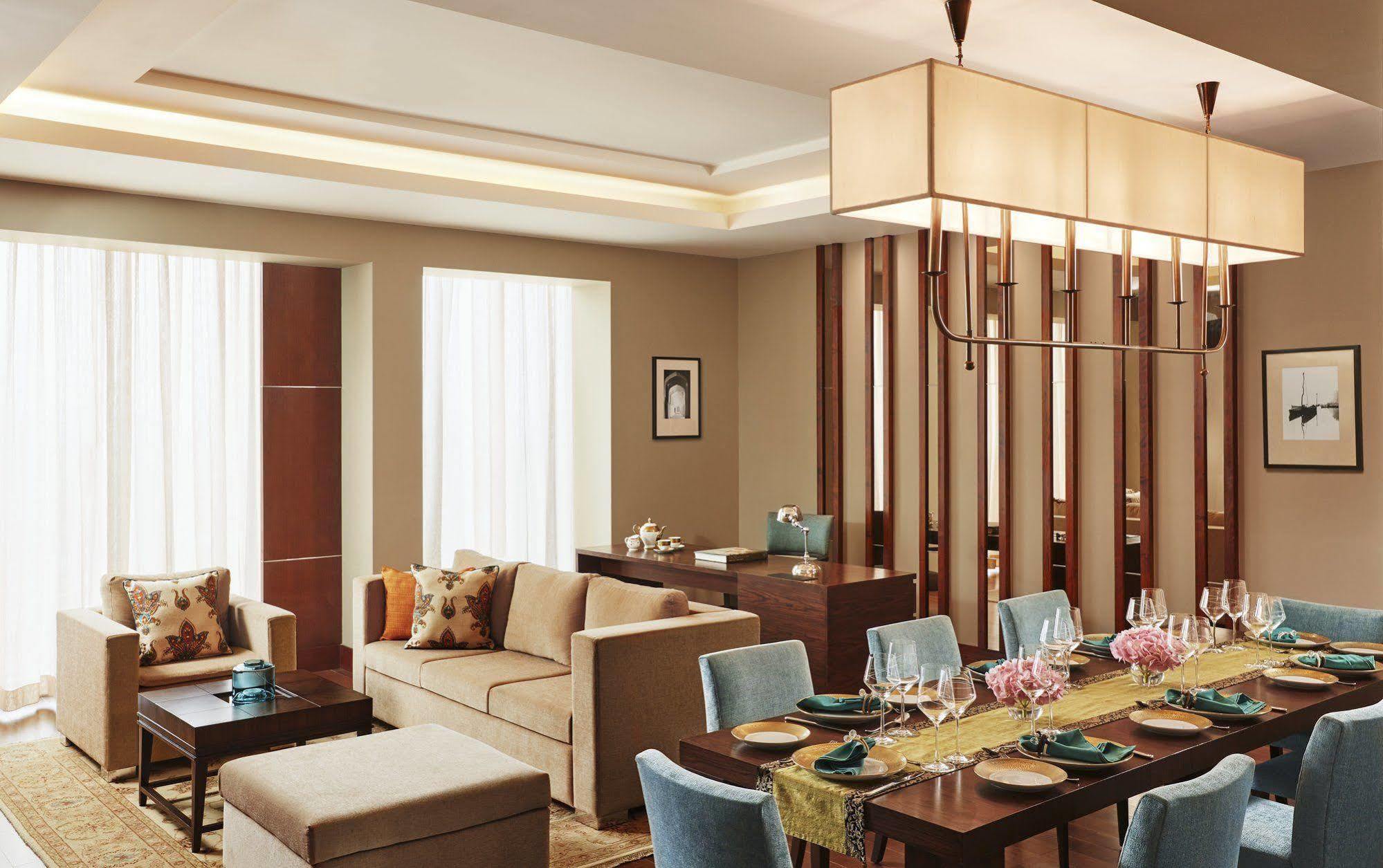 Taj Bangalore Devanahalli Exterior foto A living room in a typical apartment